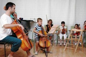Ensenyament retalla un 50% l'ajuda a les escoles de música